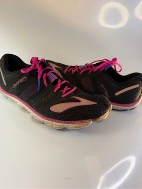 Brooks Women's Black and Pink Running Sneakers size 11 preowned